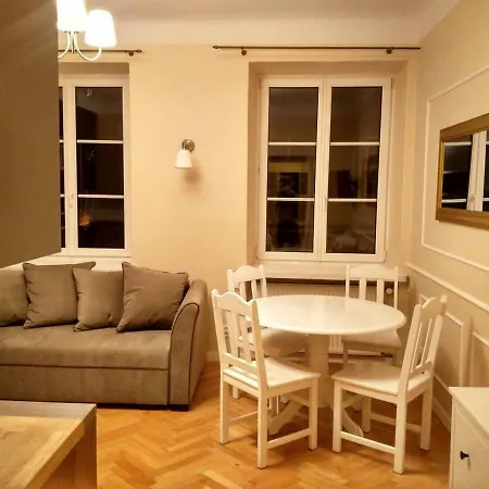Stunning Coffee & Chocolate Flat In Old Town Apartment