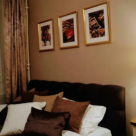 Stunning Coffee & Chocolate Flat In Old Town *